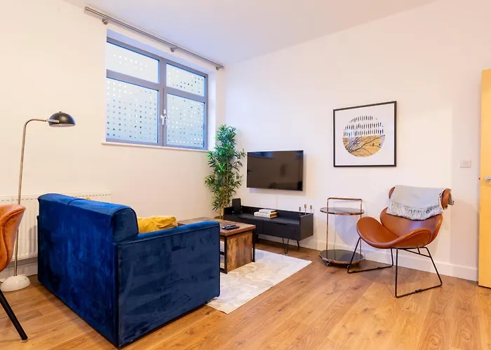 Modern 2- Bedroom Apartment In Central Redhill!