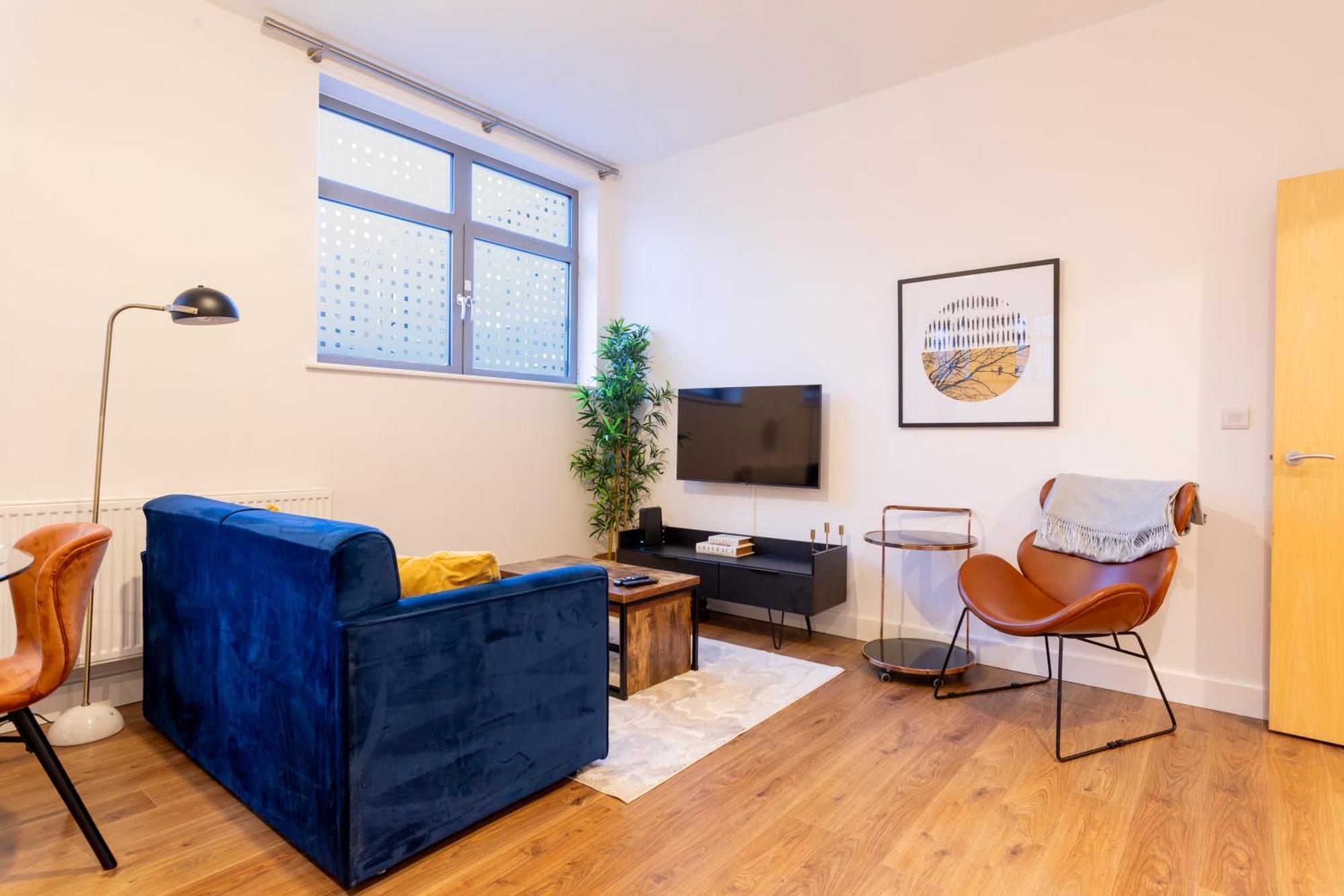 Modern 2- Bedroom In Redhill! Apartment